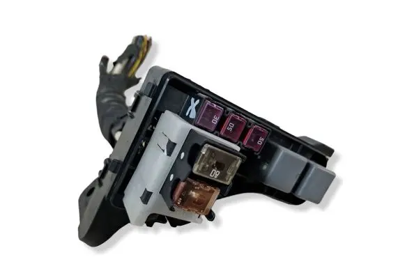Toyota Corolla Verso AR10 Fuse module 