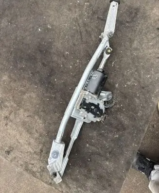 Volvo XC70 Front wiper linkage and motor 404775 09151848