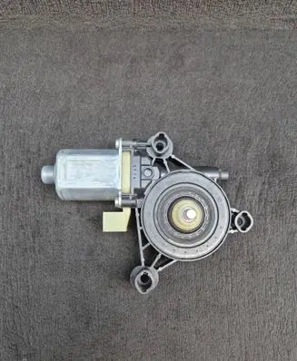 Audi Q7 4M Front door window regulator motor 8W0959802