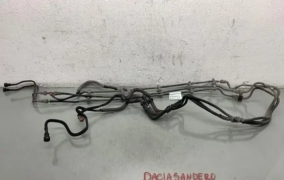 Dacia Sandero II Fuel line pipe
