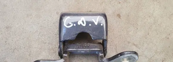 Honda CR-V Rear door upper hinge