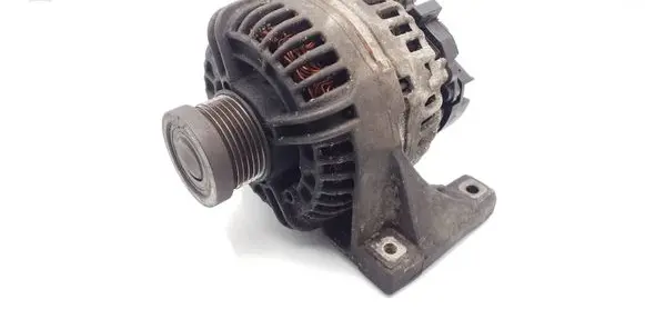 Volvo XC90 Generator/alternator 30667787 0124525060