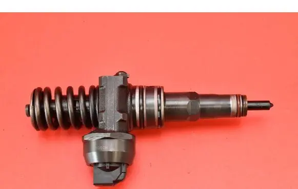 Volkswagen PASSAT B5.5 Fuel injector 038130073BA