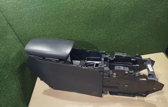 Renault Koleos II Armrest 20190508 HZN11905160677 1905160677
