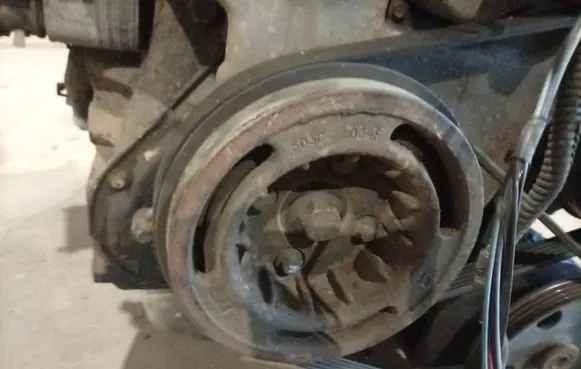 Chrysler Grand Voyager IV Crankshaft pulley