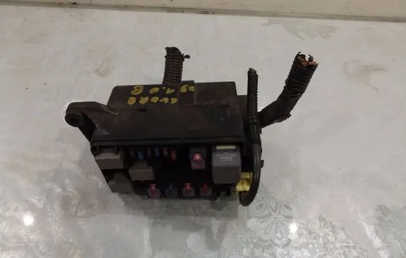 Daihatsu Cuore Relay mounting block 