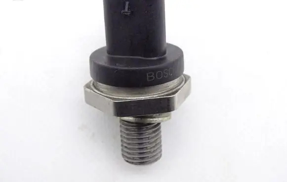 BMW 7 G11 G12 Oil pressure sensor 8614494