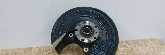 Rear wheel hub spindle/knuckle