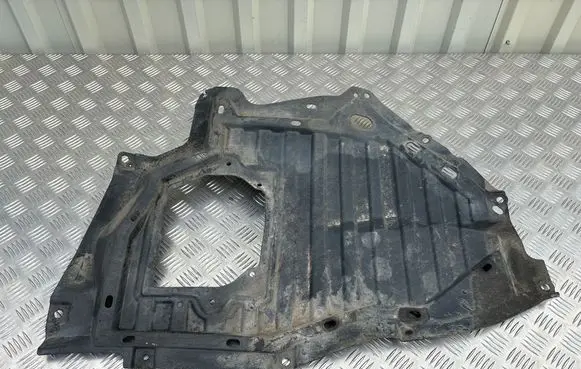 Mitsubishi Grandis Engine splash shield/under tray
