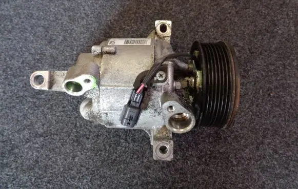 Renault Twingo III Air conditioning (A/C) compressor (pump) 926002090R 7114182823 A4538307000