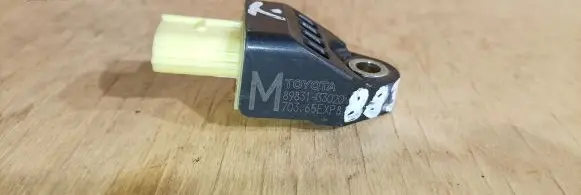 Toyota RAV 4 (XA30) Airbag deployment crash/impact sensor 8983133020 70365EXP8