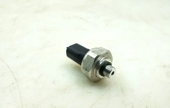 Mercedes-Benz B W246 W242 Air conditioning (A/C) pressure sensor A2110000283