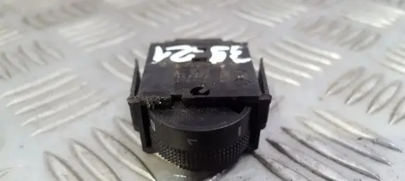 Volkswagen PASSAT B4 Headlight level height control switch 3a1941333 04050712