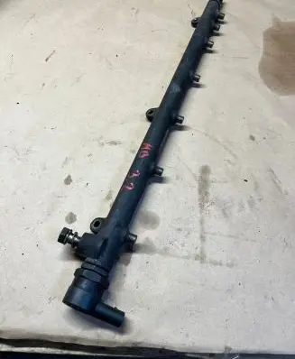 Mercedes-Benz E W211 Fuel main line pipe A6130700195 003228L2 0445216007