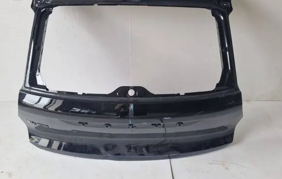 Volvo EX40 Truck tailgate