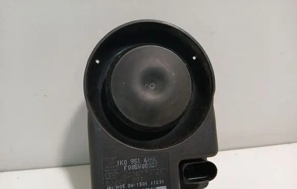 Volkswagen PASSAT B7 Alarm system siren 1K0951605C