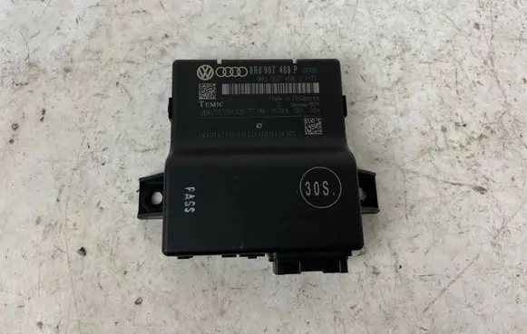 Audi RS5 Gateway control module 8R0907468P 8R0907468D
