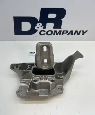 DS Automobiles 3 Crossback Engine mount bracket 9824312980