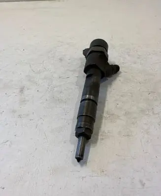 Nissan Primera Fuel injector 0445110110b