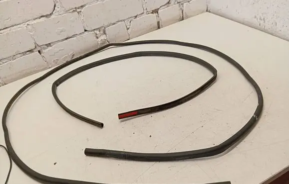 Volkswagen Transporter - Caravelle T5 Rubber seal front coupe door 