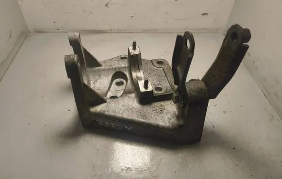 Land Rover Evoque I Engine mounting bracket EJ324H473AD