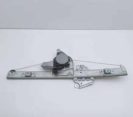 Suzuki Grand Vitara II Front door window regulator with motor 