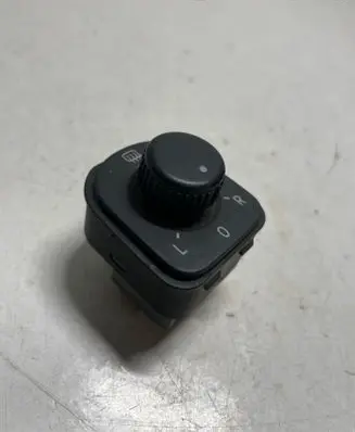 Volkswagen PASSAT B6 Wing mirror switch 1K0959565F 0416