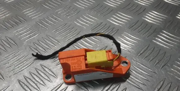 Skoda Fabia Mk2 (5J) Airbag deployment crash/impact sensor 1T0909606A