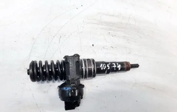 Volkswagen Jetta V Fuel injector 038130073AG