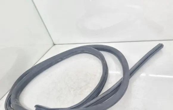 Volkswagen Transporter - Caravelle T5 Front door rubber seal 7H0837912A