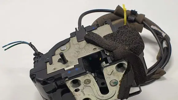 Infiniti FX Rear door lock