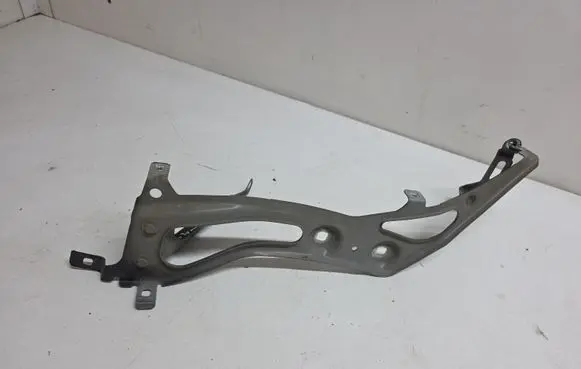 BMW 2 F45 Fender mounting bracket 7297201