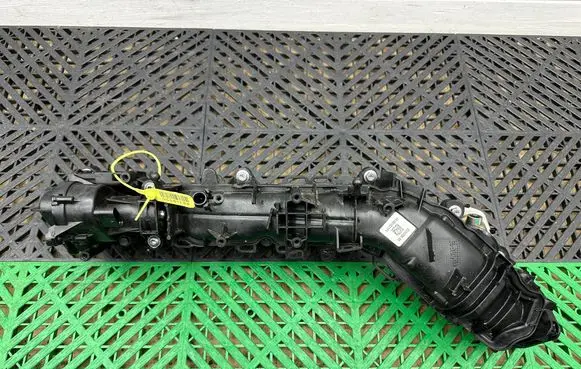 BMW X1 F48 F49 Intake manifold 8596906 19100107111