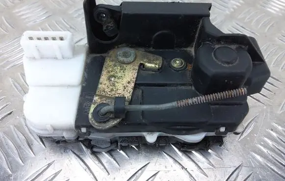 Peugeot 607 Rear door lock