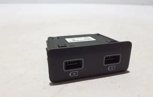 Renault Express USB socket connector 280233791R