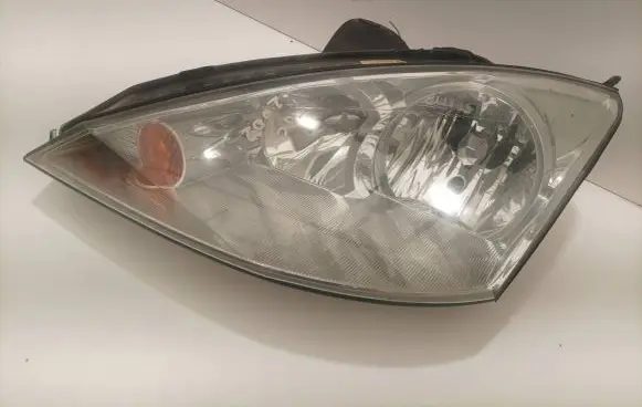 Ford Focus Headlight/headlamp 2M5113W030BD