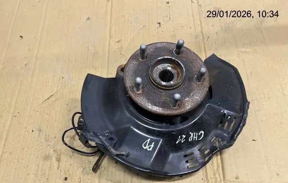 Toyota C-HR I Front wheel hub 