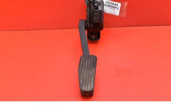 Volvo S60 Accelerator throttle pedal 9496822