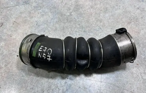 BMW X6 E71 Intercooler hose/pipe 7807985