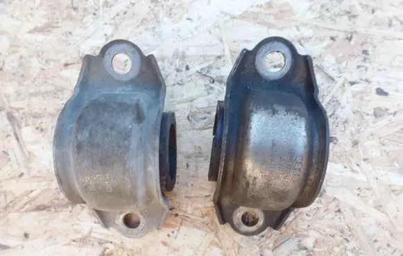 Audi A6 S6 C5 4B Sway bar bush bracket, front 