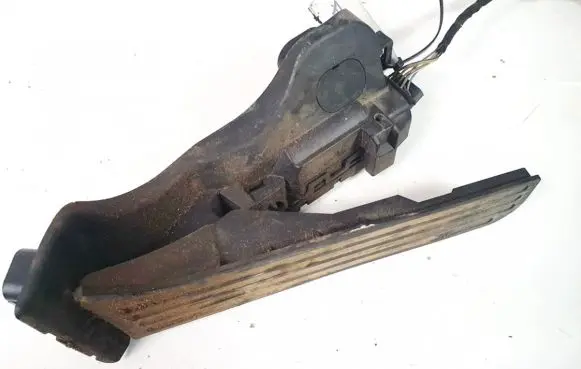 Volkswagen PASSAT B6 Accelerator throttle pedal 1k1721503l ppv00860000