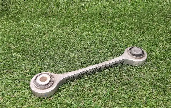 Volkswagen Touareg II Front lower control arm/wishbone 7L0411317