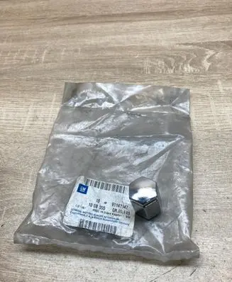 Opel Frontera A Wheel nut cap/cover 91147547 1008055