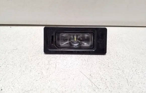 Volkswagen PASSAT B8 Number plate light 5NA943021