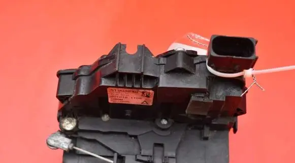 Fiat Punto (199) Rear door lock 51903249