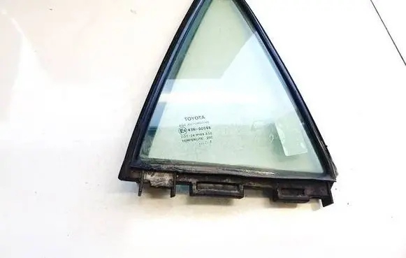 Toyota Auris 150 Rear vent window glass DOT24M189AS2