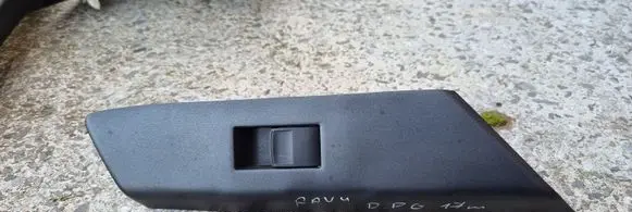 Toyota RAV 4 (XA40) Electric window control switch