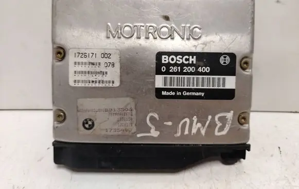 BMW 5 E34 Engine control unit/module 0261200400