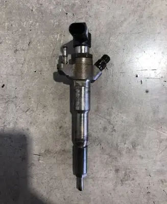 Renault Master III Fuel injector 166000372R