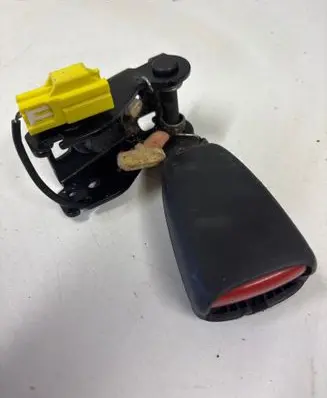 Volvo XC70 Rear seatbelt buckle 607338100A